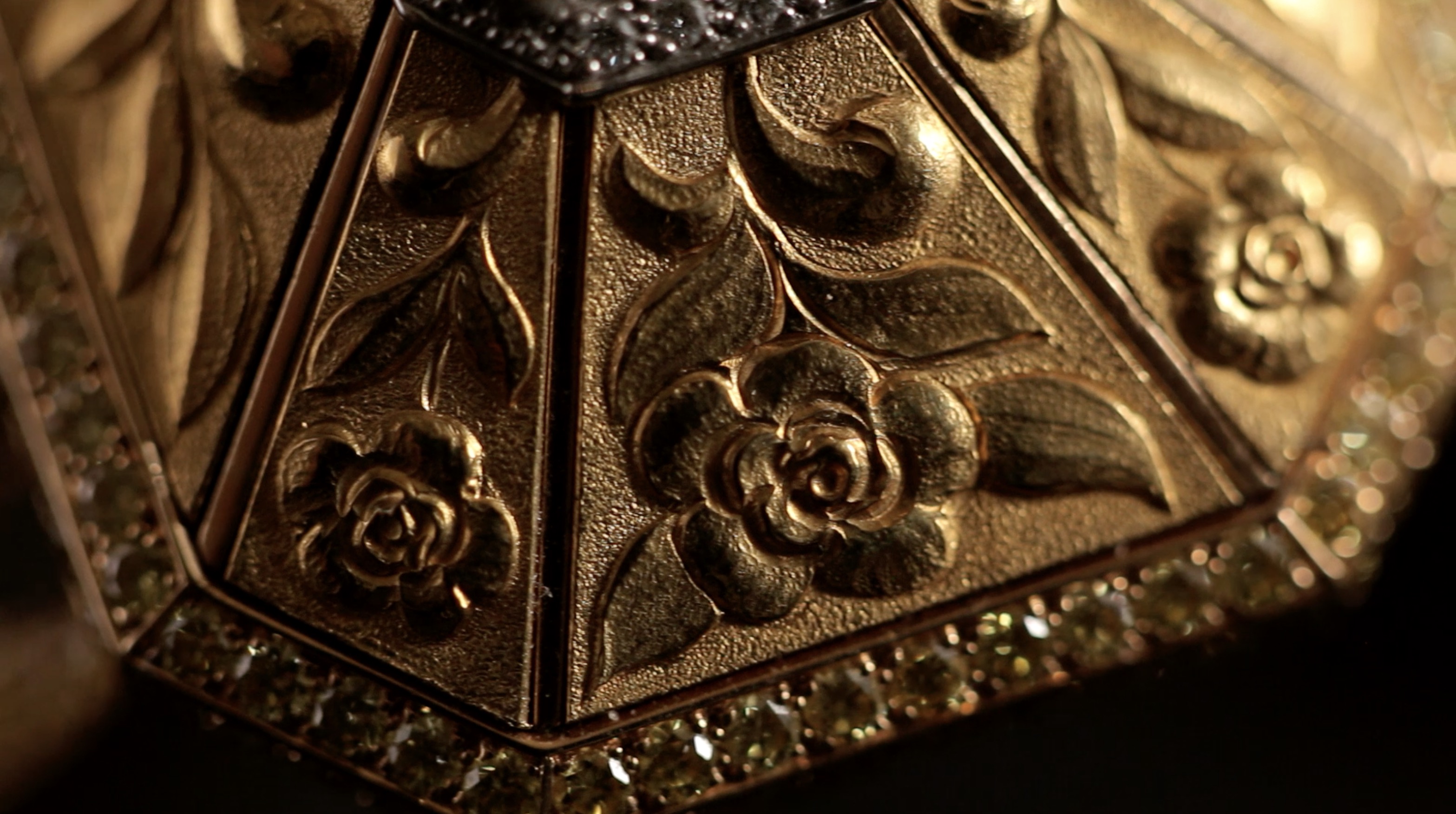 Illustration deux LES MÉTIERS D'ARTS - LA CISELURE